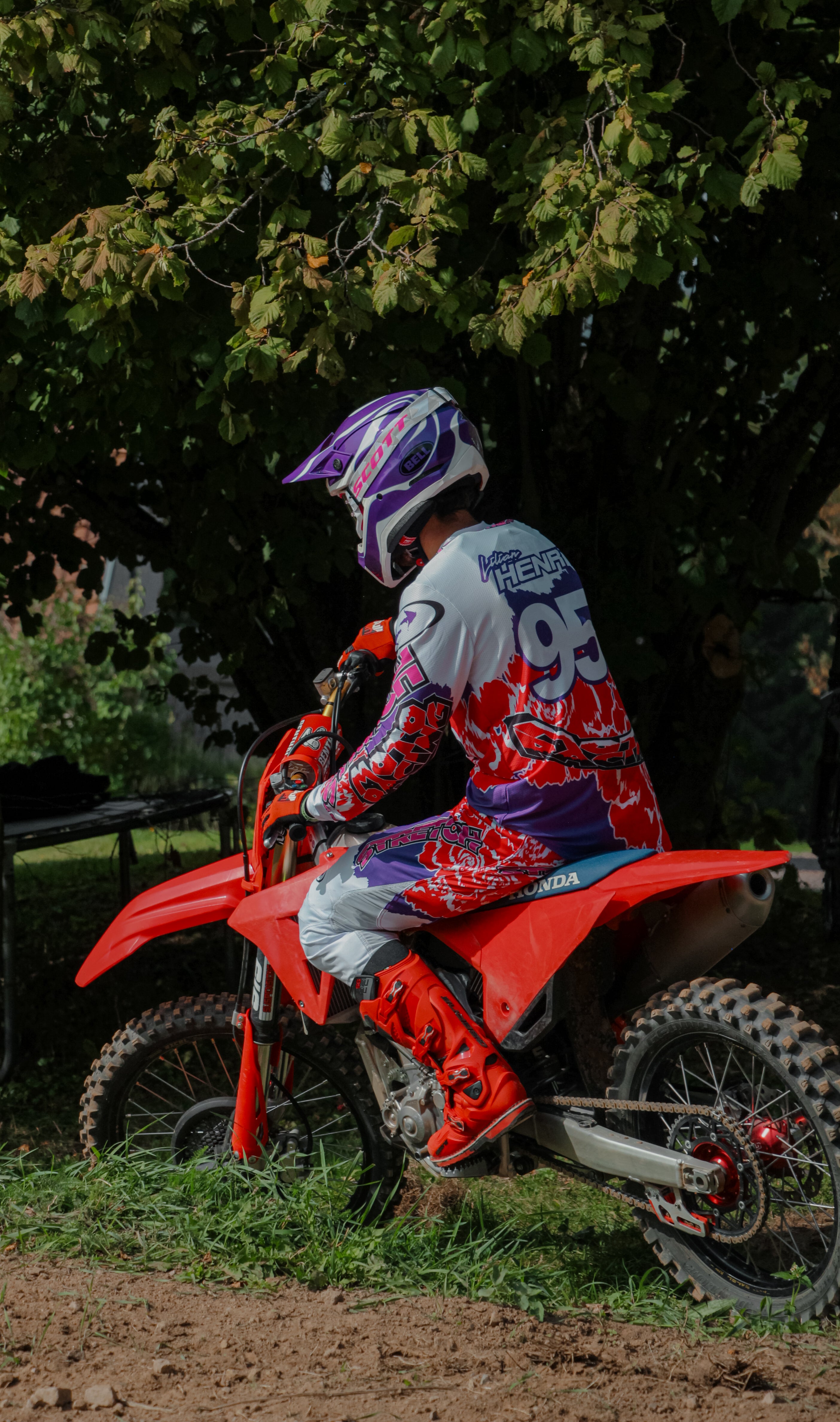 Les Tenues de motocross vintage font leur retour en scène