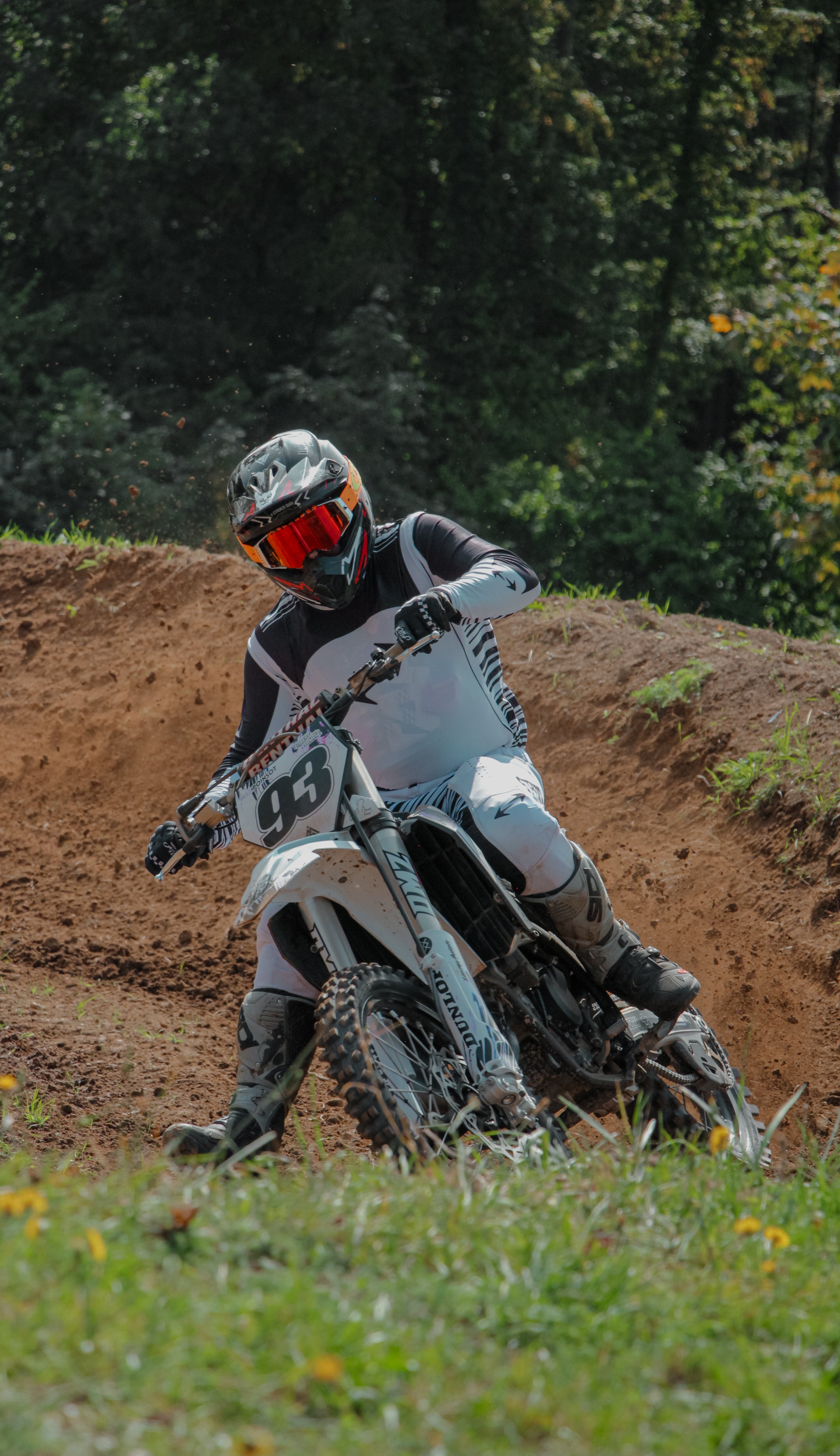 Histoire de l'évolution des tenues de motocross depuis leurs débuts